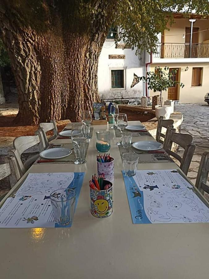 Lovely Studio In Strinilas With Its Own Pool Eksteriør billede